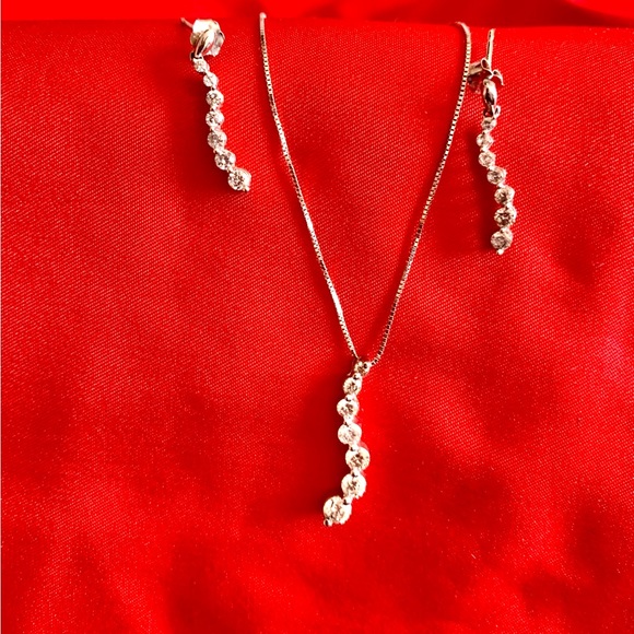 1/2 CT. T.W. Journey Diamond Pendant and earring in 14K White Gold - Picture 2 of 3